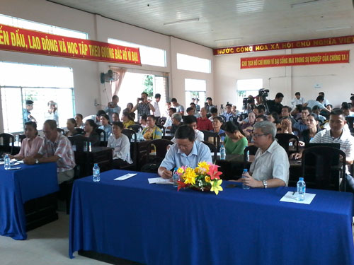 [-]Nhà[-]máy[-]Giấy[-]Lee[-]&[-]Man:[-]Dân[-]chịu[-]không[-]xiết!